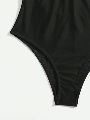 Maiô Preto Decote V com Detalhe Trançado
