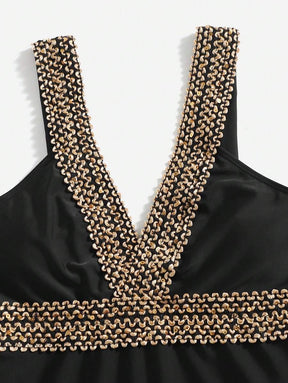 Maiô Preto Decote V com Detalhe Trançado