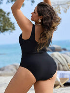 Maiô Plus Size com Detalhes Vazados