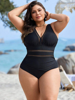 Maiô Plus Size com Detalhes Vazados