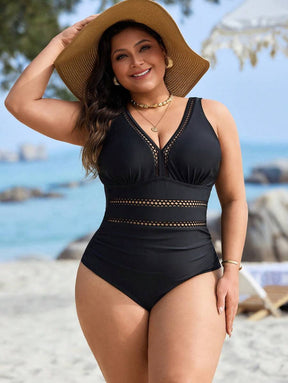 Maiô Plus Size com Detalhes Vazados